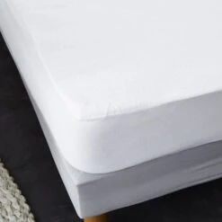 SWEETNIGHT Protege-matelas 100% Coton épais ROMY 90x190 / 200 Cm - Blanc -DODO Soldes Magasin sweetnight protege matelas 100 coton epais romy 90x190 200 cm blanc 3377720102268 513974
