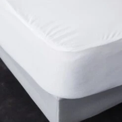 SWEETNIGHT Protege-matelas Imperméable AXEL 180x200 Cm - Blanc -DODO Soldes Magasin sweetnight protege matelas impermeable axel 180x200 cm blanc 3377720102404 565270